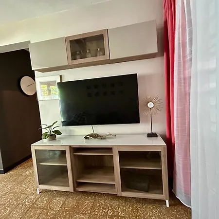 Isla Verde By The Beach Guest House-3